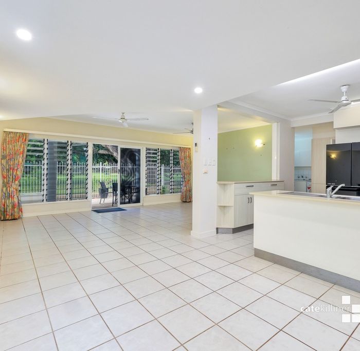Elegant 3-Bedroom Townhouse with Parkland Views