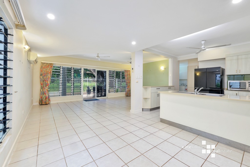 Elegant 3-Bedroom Townhouse with Parkland Views