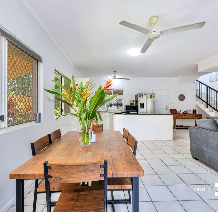 Stylish Townhouse Close to the City